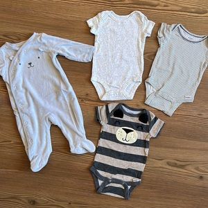 Baby Bundle!! Carter’s and Gerber Onesies and Footie! Size 0-3m